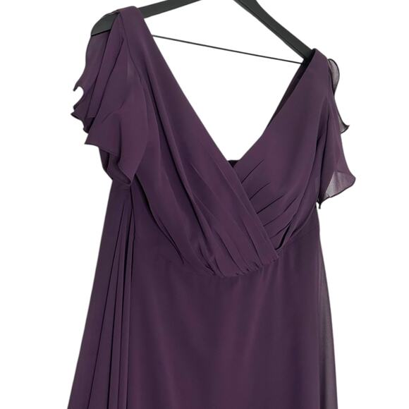 David’s Bridal Full Skirt Flutter Sleeve Bridesmaid Dress Purple Plum 18 - Picture 4 of 6